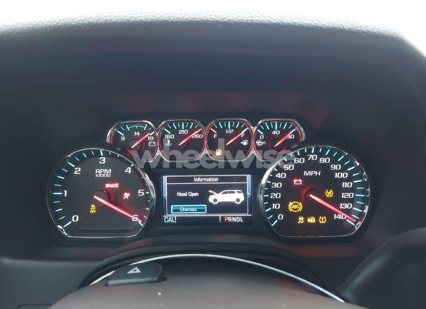 Photo 7 of 2018 Chevrolet Suburban LT (VIN 1GNSKHKC0JR351777)