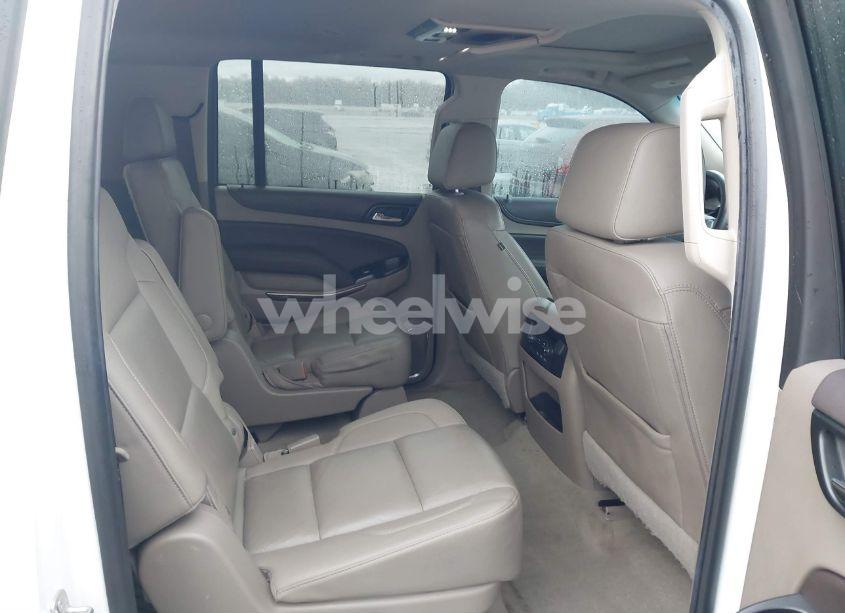 Photo 8 of 2018 Chevrolet Suburban LT (VIN 1GNSKHKC0JR351777)