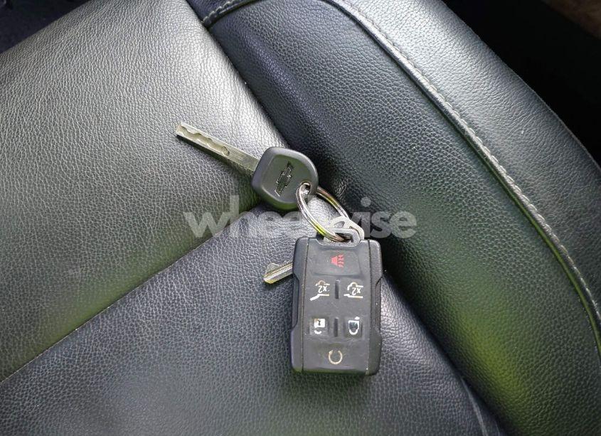 Photo 11 of 2019 Chevrolet Suburban LT (VIN 1GNSKHKC0KR203405)