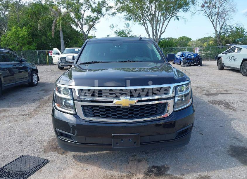 Photo 12 of 2019 Chevrolet Suburban LT (VIN 1GNSKHKC0KR203405)
