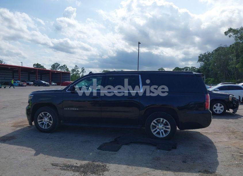 Photo 14 of 2019 Chevrolet Suburban LT (VIN 1GNSKHKC0KR203405)