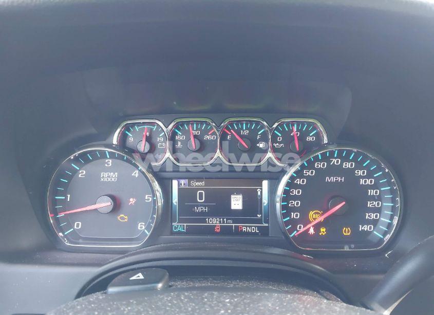 Photo 7 of 2019 Chevrolet Suburban LT (VIN 1GNSKHKC0KR203405)