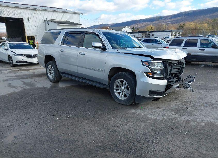 2019 Chevrolet Suburban LT (VIN 1GNSKHKC0KR205221) main photo