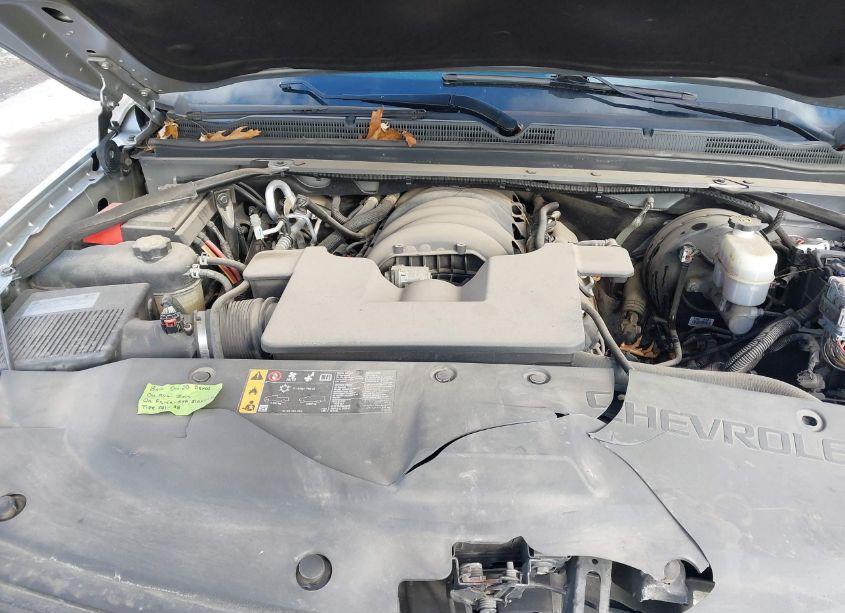 Photo 10 of 2019 Chevrolet Suburban LT (VIN 1GNSKHKC0KR205221)