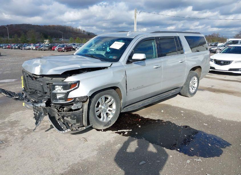 Photo 2 of 2019 Chevrolet Suburban LT (VIN 1GNSKHKC0KR205221)
