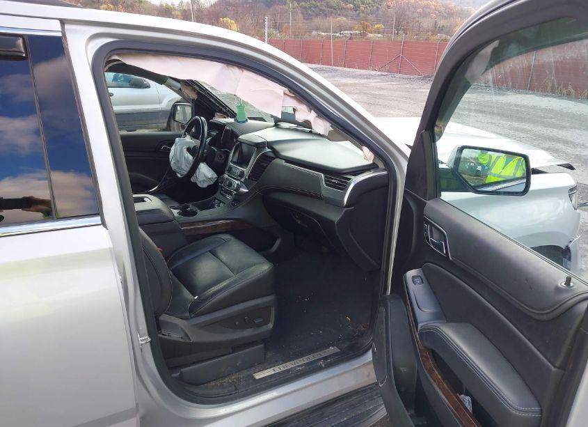 Photo 5 of 2019 Chevrolet Suburban LT (VIN 1GNSKHKC0KR205221)