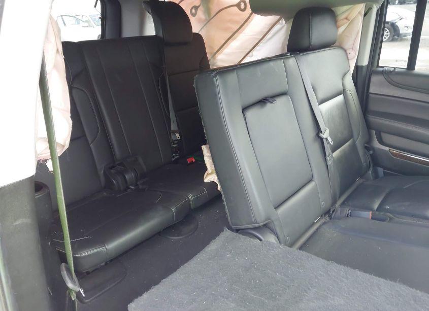 Photo 8 of 2019 Chevrolet Suburban LT (VIN 1GNSKHKC0KR205221)