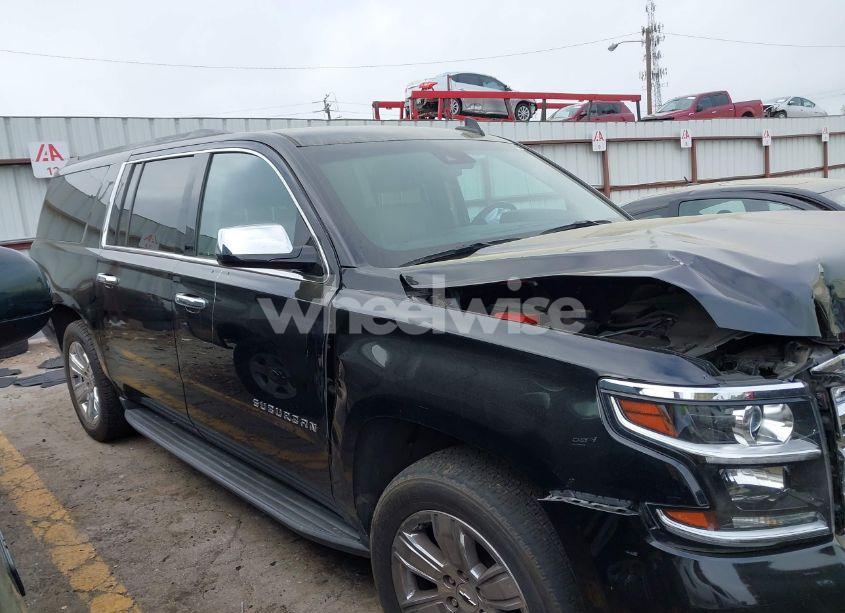 Photo 13 of 2019 Chevrolet Suburban LT (VIN 1GNSKHKC0KR368886)