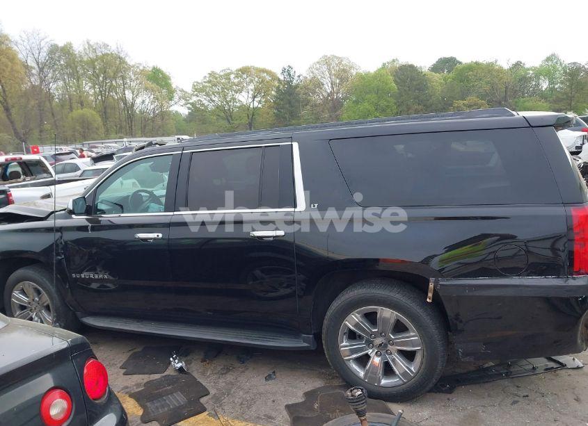 Photo 14 of 2019 Chevrolet Suburban LT (VIN 1GNSKHKC0KR368886)