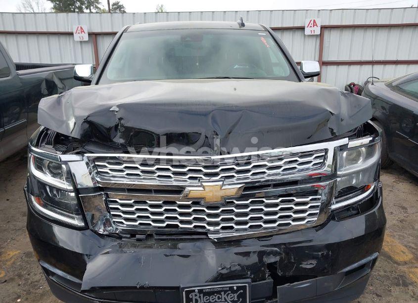 Photo 6 of 2019 Chevrolet Suburban LT (VIN 1GNSKHKC0KR368886)