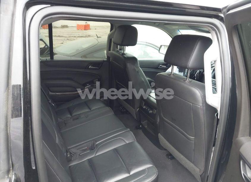 Photo 8 of 2019 Chevrolet Suburban LT (VIN 1GNSKHKC0KR368886)