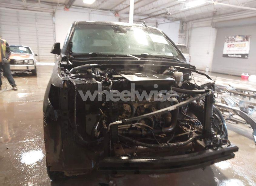 Photo 13 of 2016 Chevrolet Suburban LT (VIN 1GNSKHKC1GR109217)