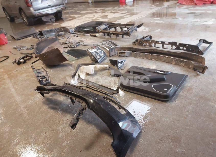 Photo 19 of 2016 Chevrolet Suburban LT (VIN 1GNSKHKC1GR109217)