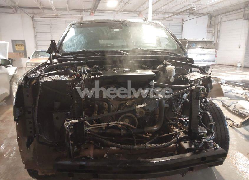 Photo 6 of 2016 Chevrolet Suburban LT (VIN 1GNSKHKC1GR109217)