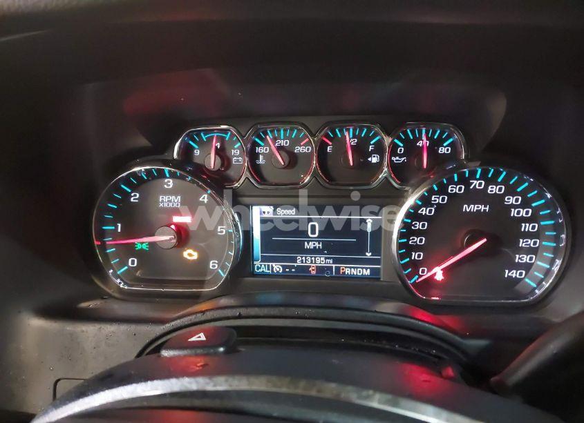 Photo 7 of 2016 Chevrolet Suburban LT (VIN 1GNSKHKC1GR109217)