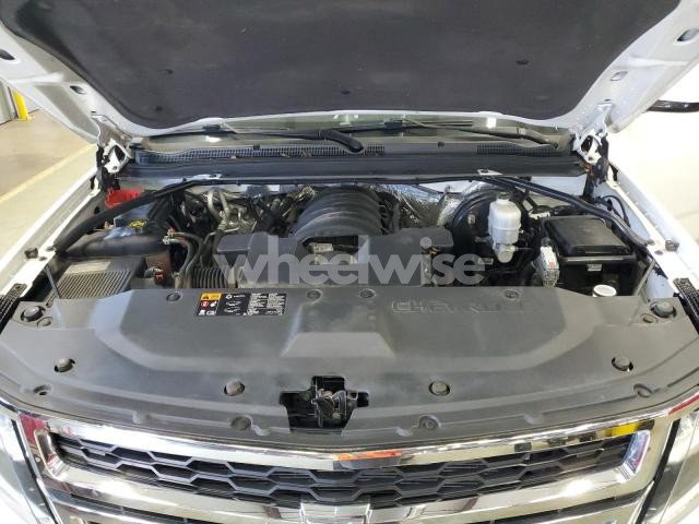 Photo 10 of 2016 CHEVROLET SUBURBAN K1500 LT (VIN 1GNSKHKC1GR353207)