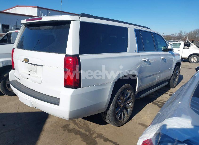 Photo 4 of 2020 Chevrolet Suburban 4WD LT (VIN 1GNSKHKC1LR202300)