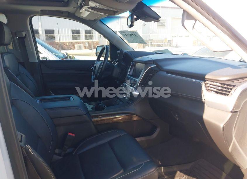 Photo 5 of 2020 Chevrolet Suburban 4WD LT (VIN 1GNSKHKC1LR202300)