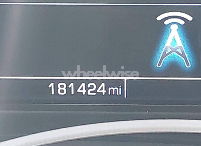 Photo 15 of 2020 Chevrolet Suburban 4WD LT (VIN 1GNSKHKC1LR302557)