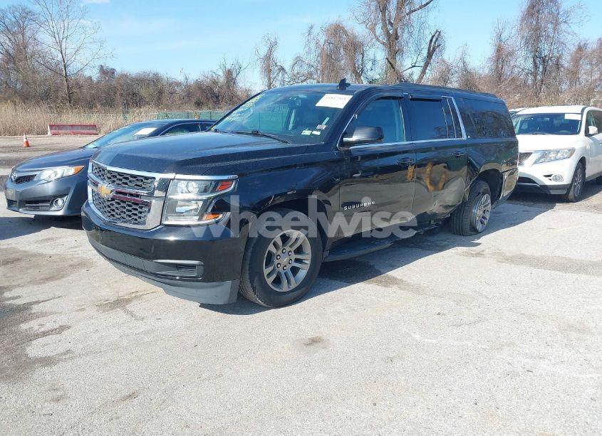 Photo 2 of 2020 Chevrolet Suburban 4WD LT (VIN 1GNSKHKC1LR302557)
