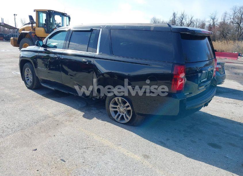 Photo 3 of 2020 Chevrolet Suburban 4WD LT (VIN 1GNSKHKC1LR302557)