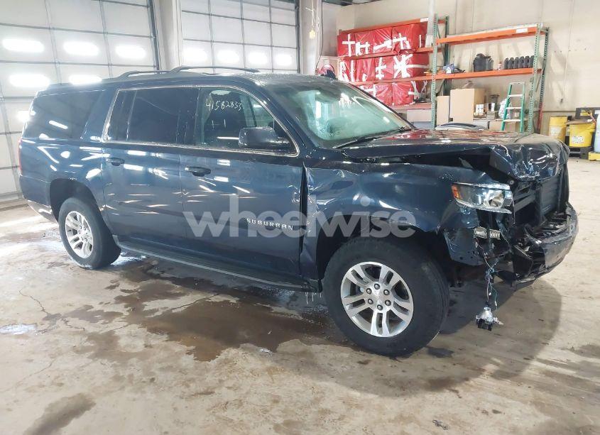 2017 Chevrolet Suburban LT (VIN 1GNSKHKC2HR392132) main photo