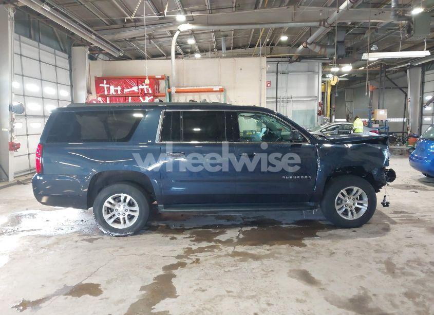 Photo 14 of 2017 Chevrolet Suburban LT (VIN 1GNSKHKC2HR392132)