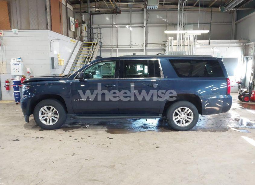 Photo 15 of 2017 Chevrolet Suburban LT (VIN 1GNSKHKC2HR392132)