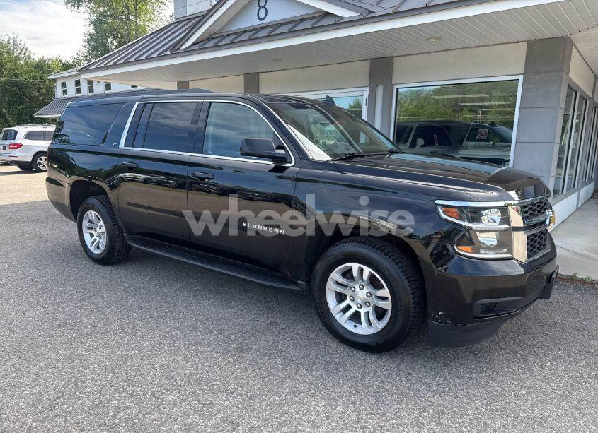 2018 Chevrolet Suburban K1500 LT (VIN 1GNSKHKC2JR110075) main photo