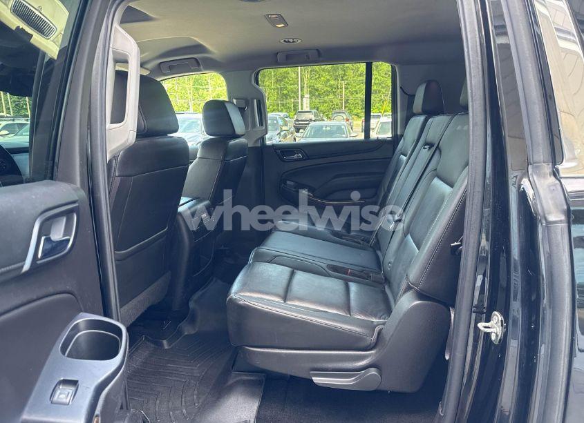 Photo 8 of 2018 Chevrolet Suburban K1500 LT (VIN 1GNSKHKC2JR110075)