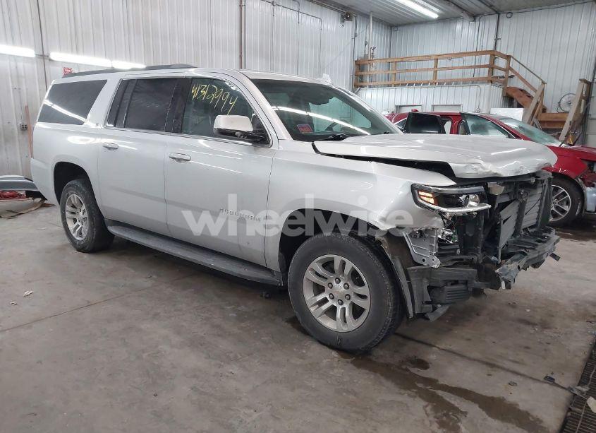 2018 Chevrolet Suburban LT (VIN 1GNSKHKC2JR201282) main photo