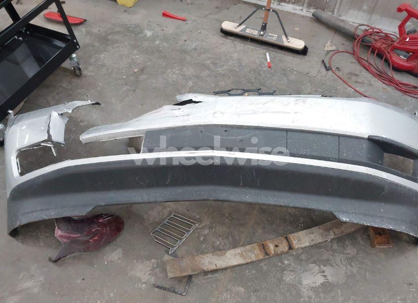 Photo 12 of 2018 Chevrolet Suburban LT (VIN 1GNSKHKC2JR201282)