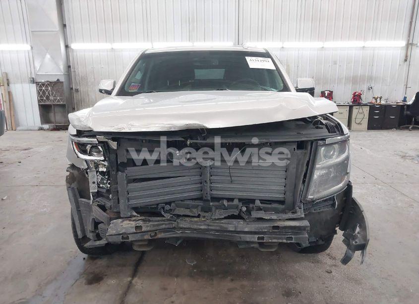 Photo 13 of 2018 Chevrolet Suburban LT (VIN 1GNSKHKC2JR201282)