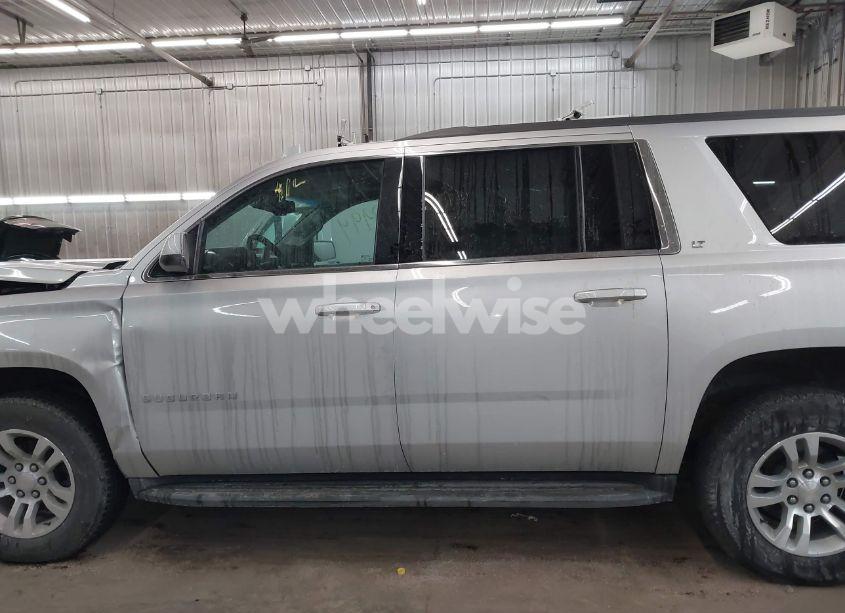 Photo 15 of 2018 Chevrolet Suburban LT (VIN 1GNSKHKC2JR201282)