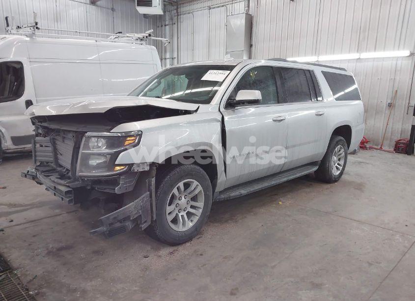 Photo 2 of 2018 Chevrolet Suburban LT (VIN 1GNSKHKC2JR201282)