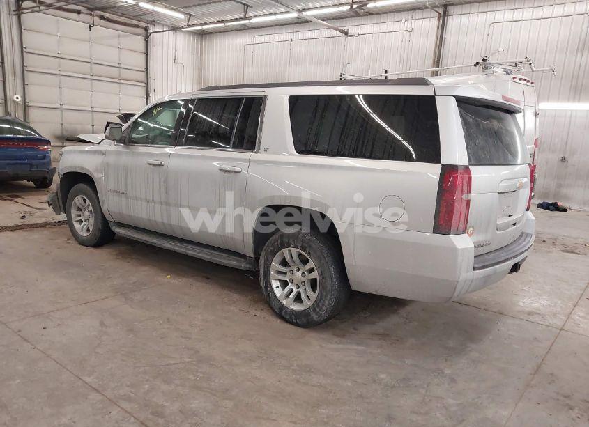 Photo 3 of 2018 Chevrolet Suburban LT (VIN 1GNSKHKC2JR201282)