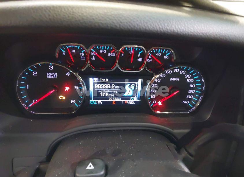 Photo 7 of 2018 Chevrolet Suburban LT (VIN 1GNSKHKC2JR201282)