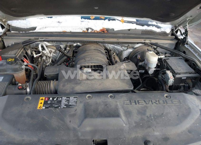 Photo 10 of 2018 Chevrolet Suburban LT (VIN 1GNSKHKC2JR228515)