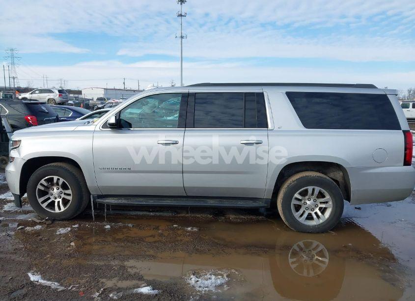Photo 14 of 2018 Chevrolet Suburban LT (VIN 1GNSKHKC2JR228515)