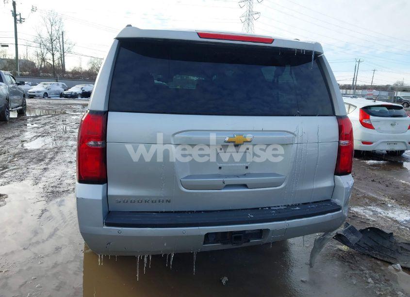 Photo 16 of 2018 Chevrolet Suburban LT (VIN 1GNSKHKC2JR228515)