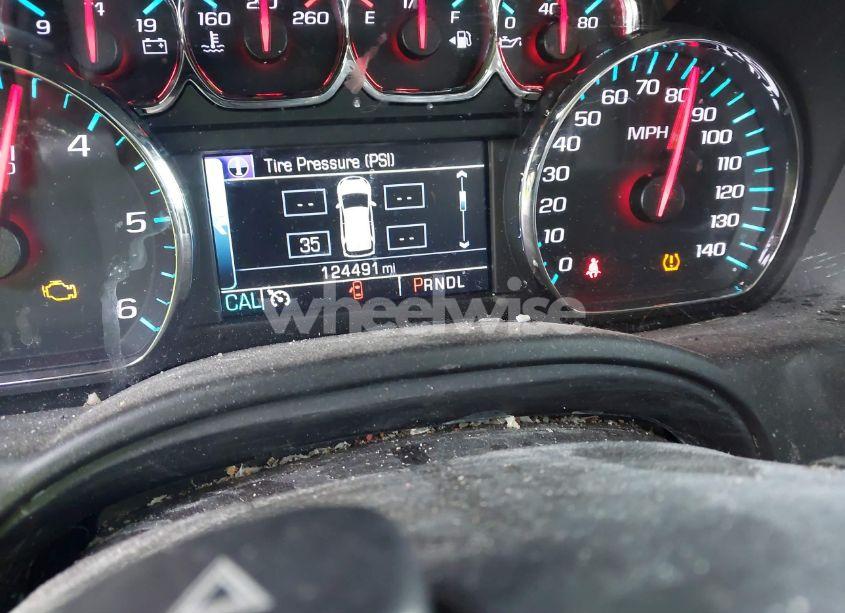 Photo 7 of 2018 Chevrolet Suburban LT (VIN 1GNSKHKC2JR228515)