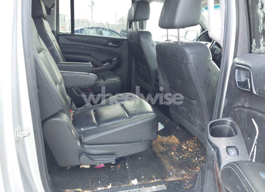 Photo 8 of 2018 Chevrolet Suburban LT (VIN 1GNSKHKC2JR228515)