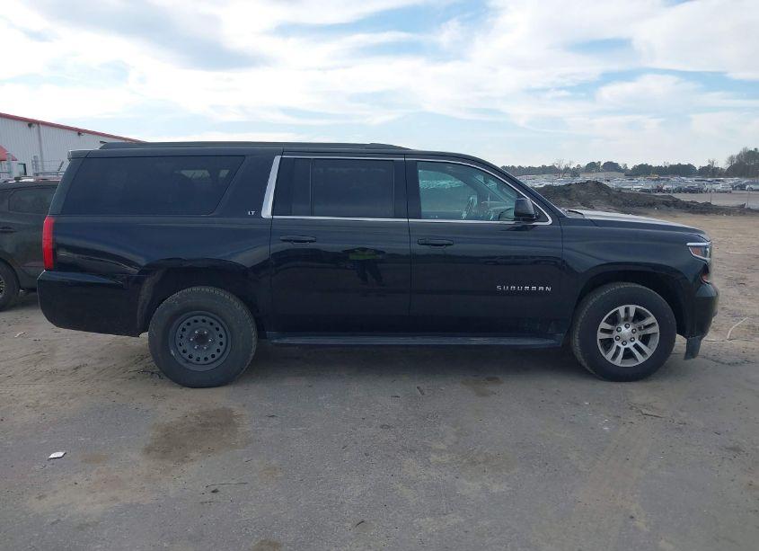 Photo 14 of 2019 Chevrolet Suburban LT (VIN 1GNSKHKC2KR207892)