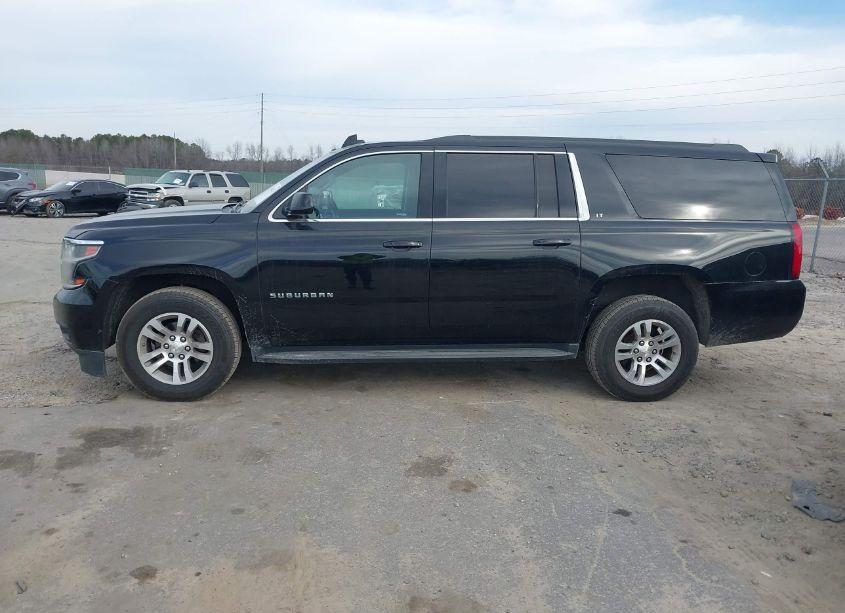 Photo 15 of 2019 Chevrolet Suburban LT (VIN 1GNSKHKC2KR207892)