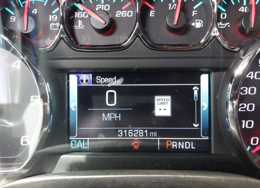 Photo 16 of 2019 Chevrolet Suburban LT (VIN 1GNSKHKC2KR207892)