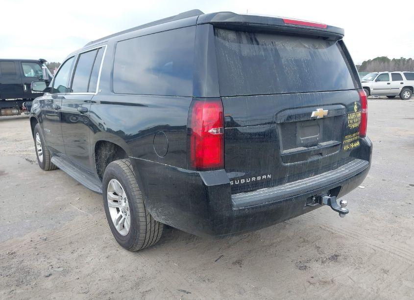 Photo 3 of 2019 Chevrolet Suburban LT (VIN 1GNSKHKC2KR207892)