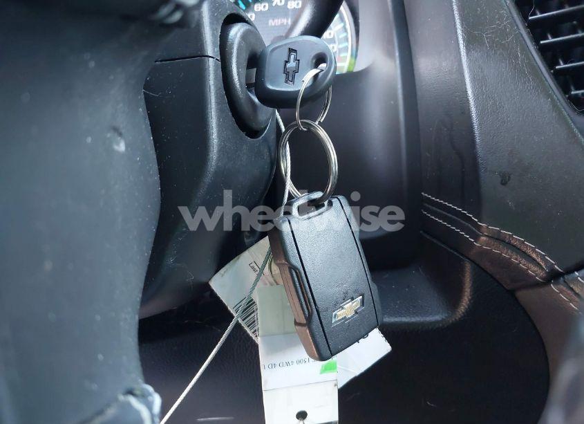 Photo 11 of 2019 Chevrolet Suburban LT (VIN 1GNSKHKC2KR297254)