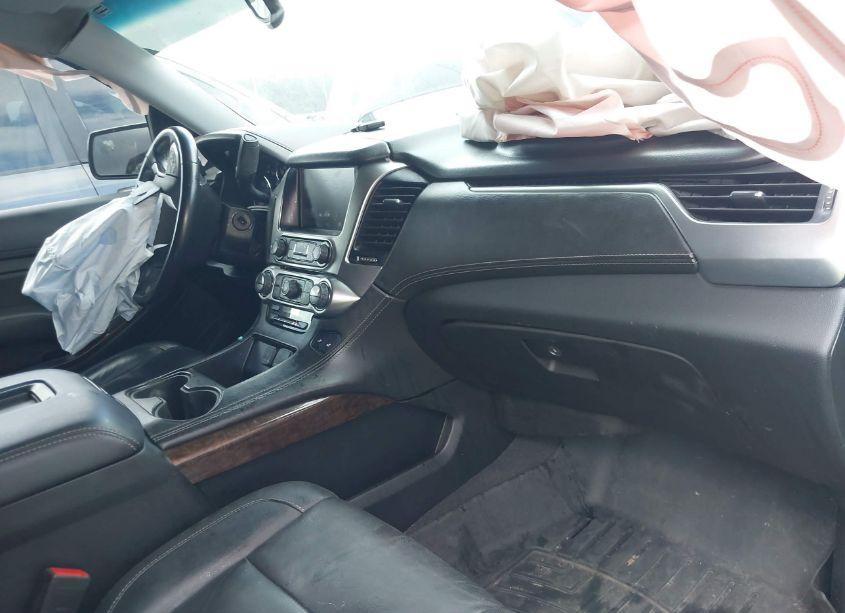 Photo 5 of 2019 Chevrolet Suburban LT (VIN 1GNSKHKC2KR404237)