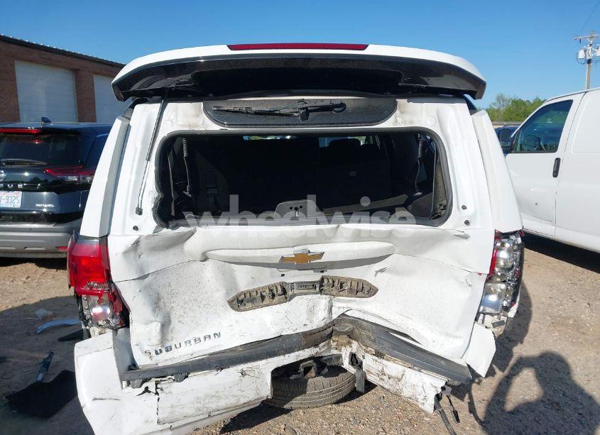 Photo 16 of 2020 Chevrolet Suburban 4WD LT (VIN 1GNSKHKC2LR112606)