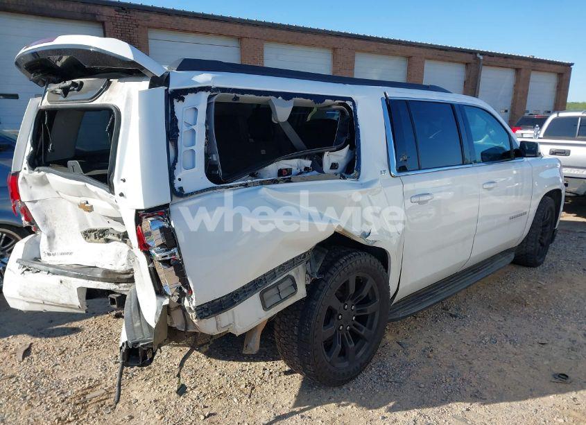 Photo 4 of 2020 Chevrolet Suburban 4WD LT (VIN 1GNSKHKC2LR112606)